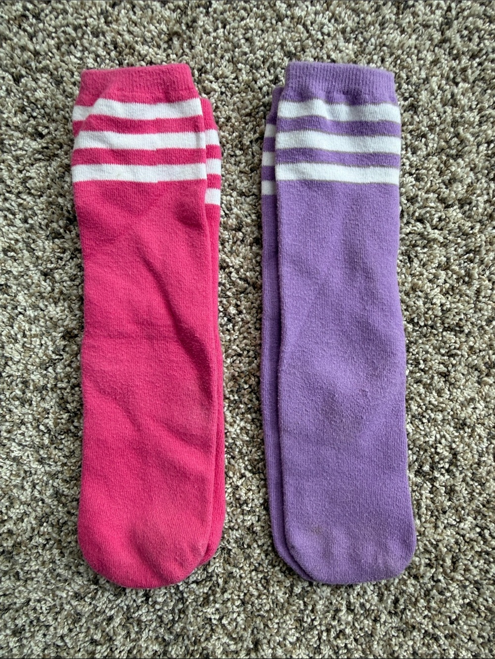 2 Pair of Striped Knee-High Sports/Soccer Socks in Pink and Lavender age 4-5